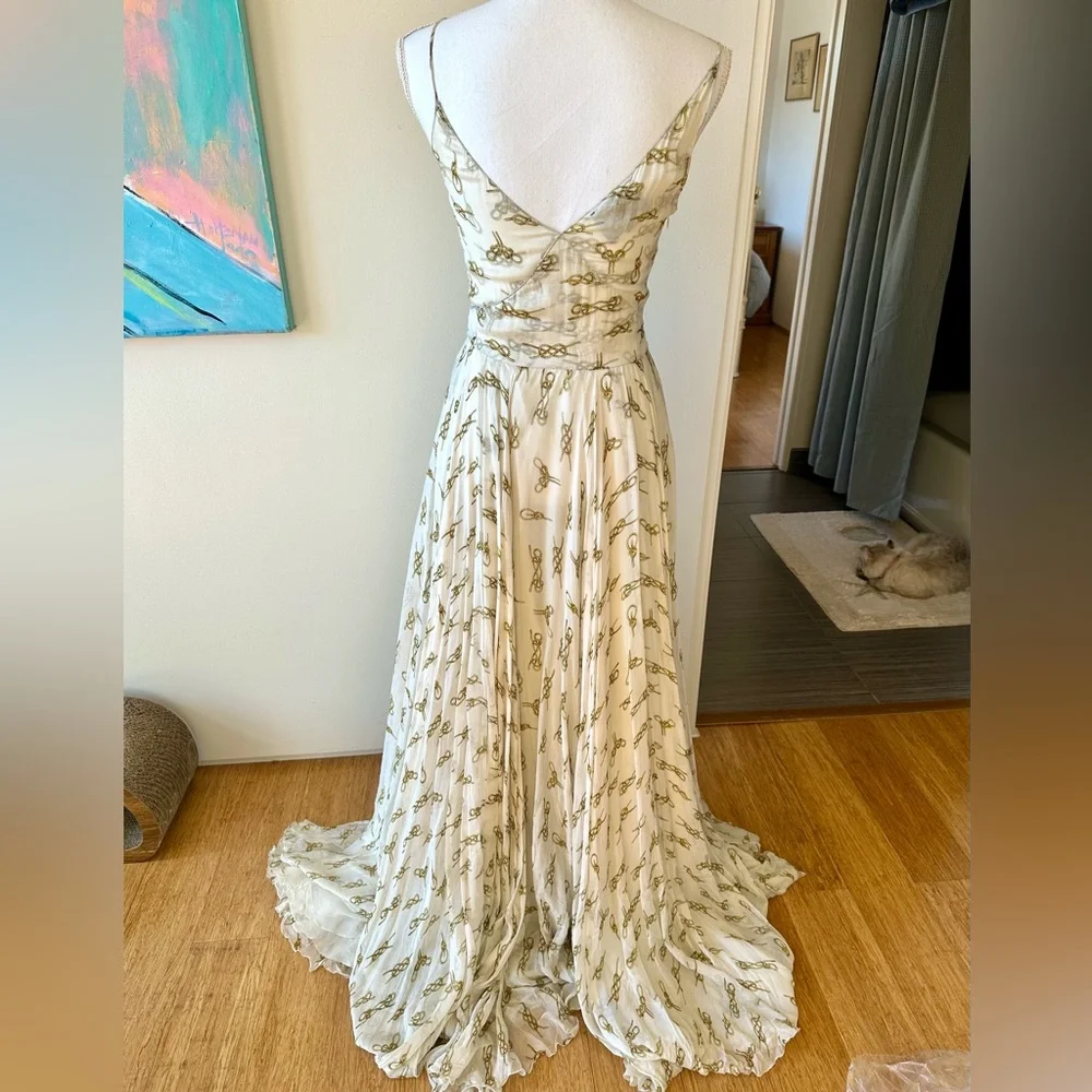 D&G Spring Summer Flowing white and gold print maxi gown dress. - Picture 3 of 10